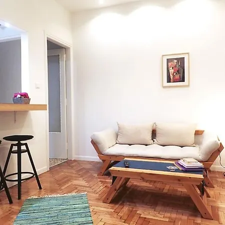 Pangrati Cute Apt, 15 Mins From Metro Apartment