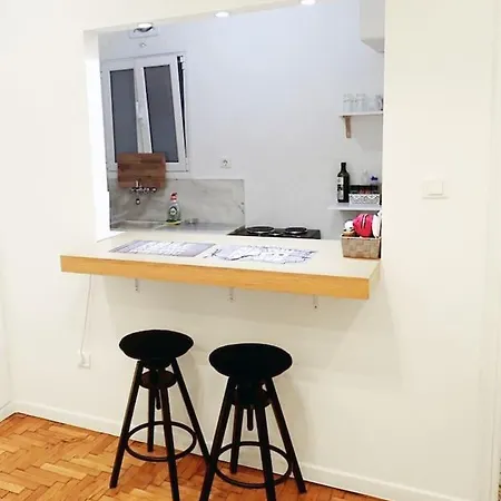 Pangrati Cute Apt, 15 Mins From Metro