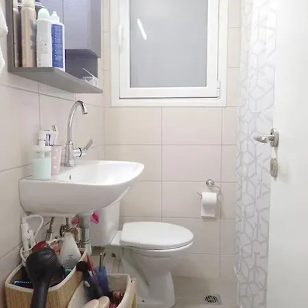 Pangrati Cute Apt, 15 Mins From Metro Apartment