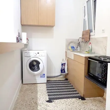 Apartment Pangrati Cute Apt, 15 Mins From Metro