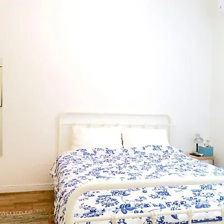 Pangrati Cute Apt, 15 Mins From Metro
